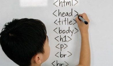 Tech students without gadgets